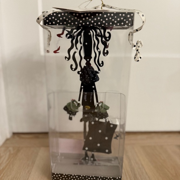 WOMEN'S GIFT UNIQUE :DOLLY MAMA “SHOE SHOPPER" METAL LADY DOLL-NEW IN BOX - Picture 6 of 9